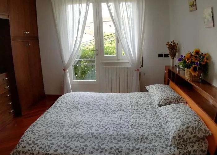 Sari Apartamento Como